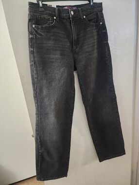 NWT JEANS SIZE 8 RELAXED FIT STRAIGHT LEG BY GLORIA VANDERBILT